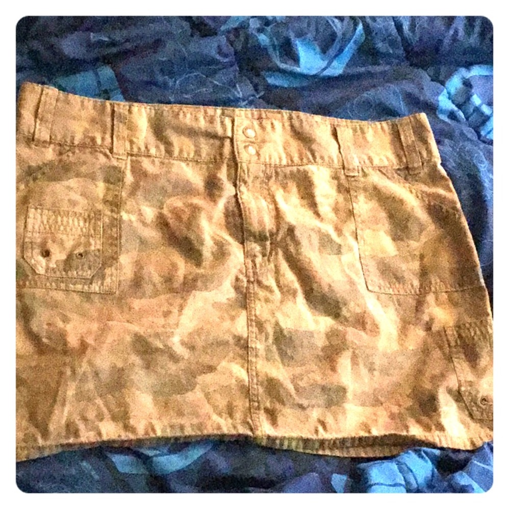 Camo mini skirt